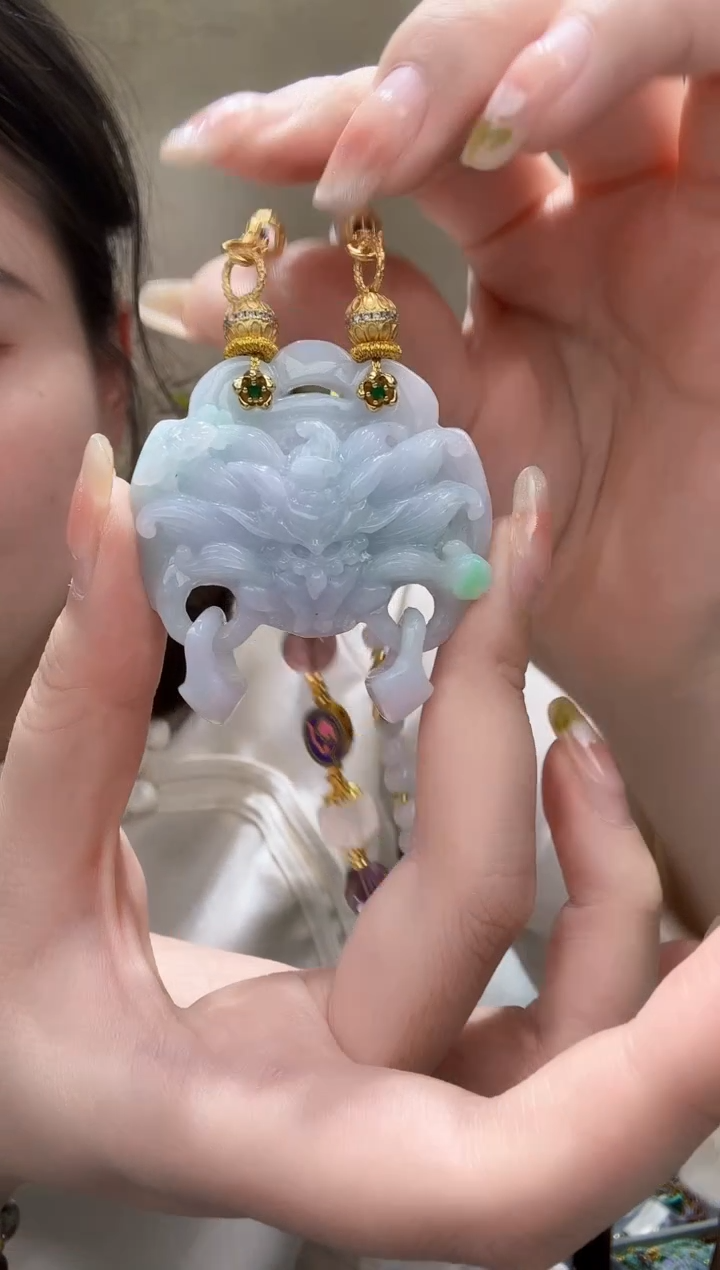 翡翠未镶嵌颈饰吊坠