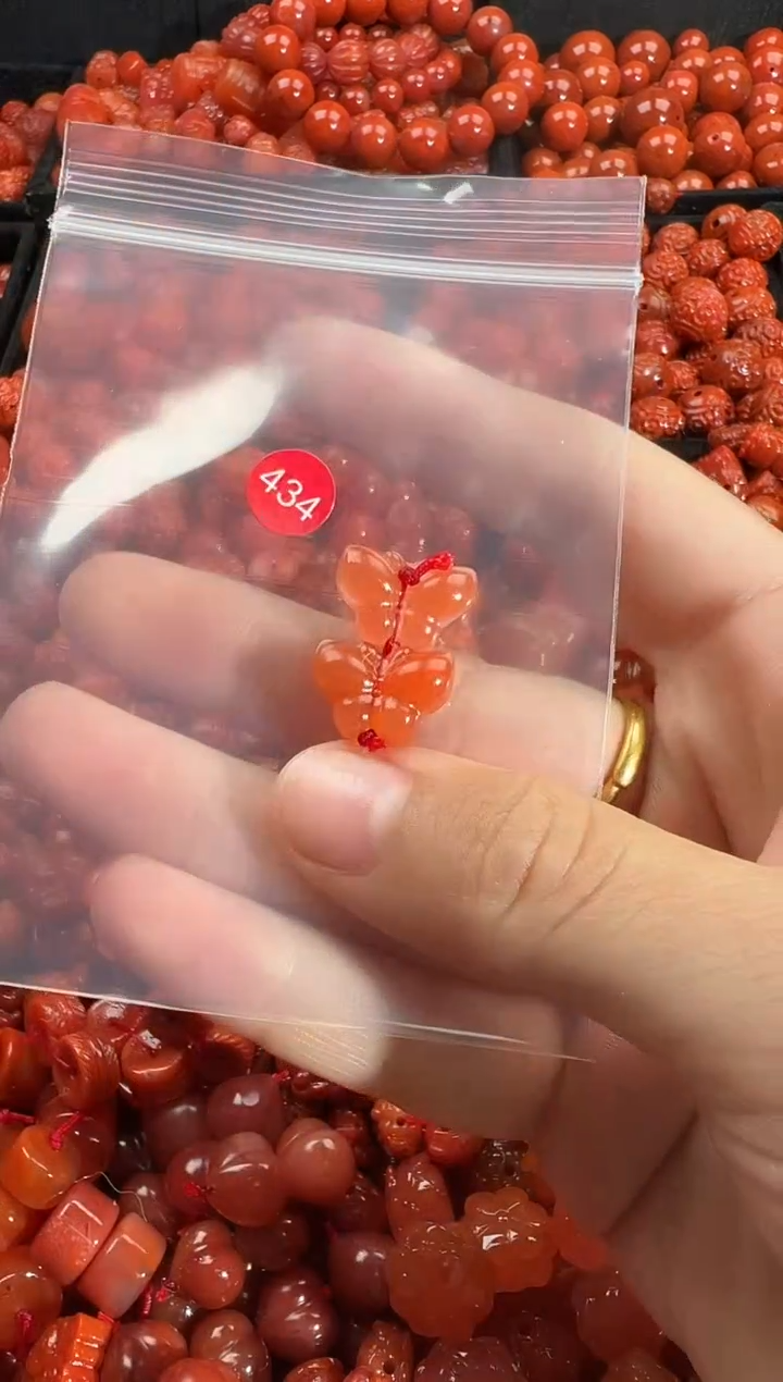 颈饰未镶嵌南红玛瑙1