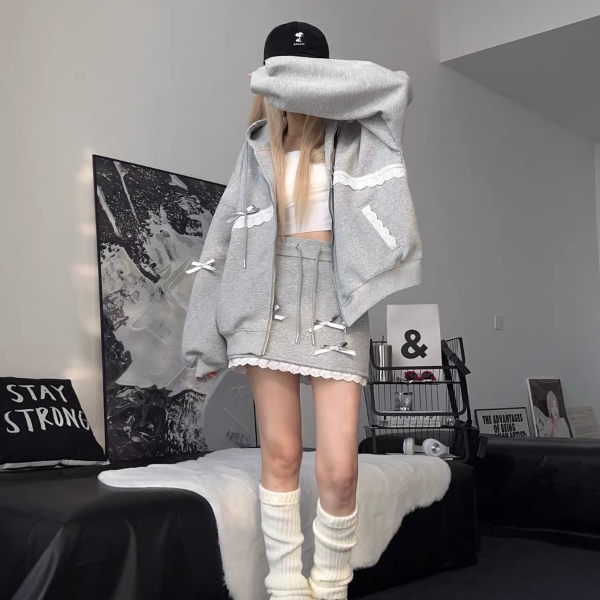 大码灰色芭蕾运动风外套卫衣连帽早春新款女装miu系穿搭套装女