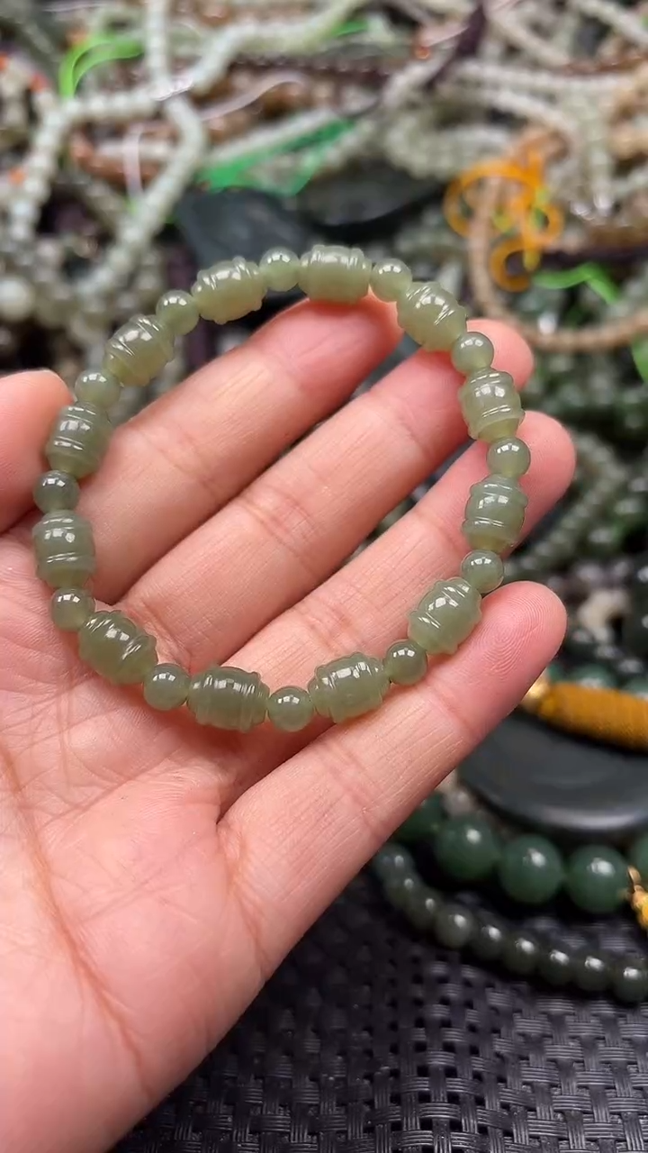 颈饰未镶嵌和田玉1
