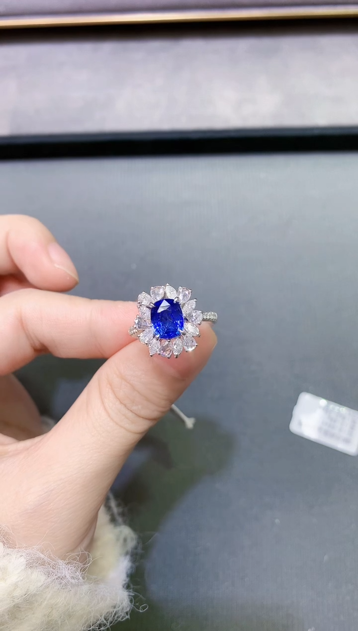 【闪购商品】蓝宝石戒指18K金镶嵌1