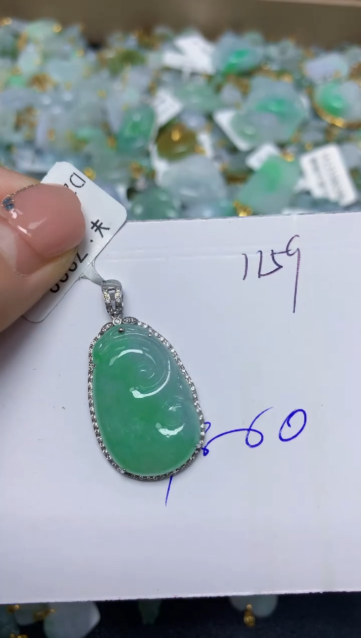 【闪购商品】翡翠挂件18K金镶嵌 天然翡翠A货