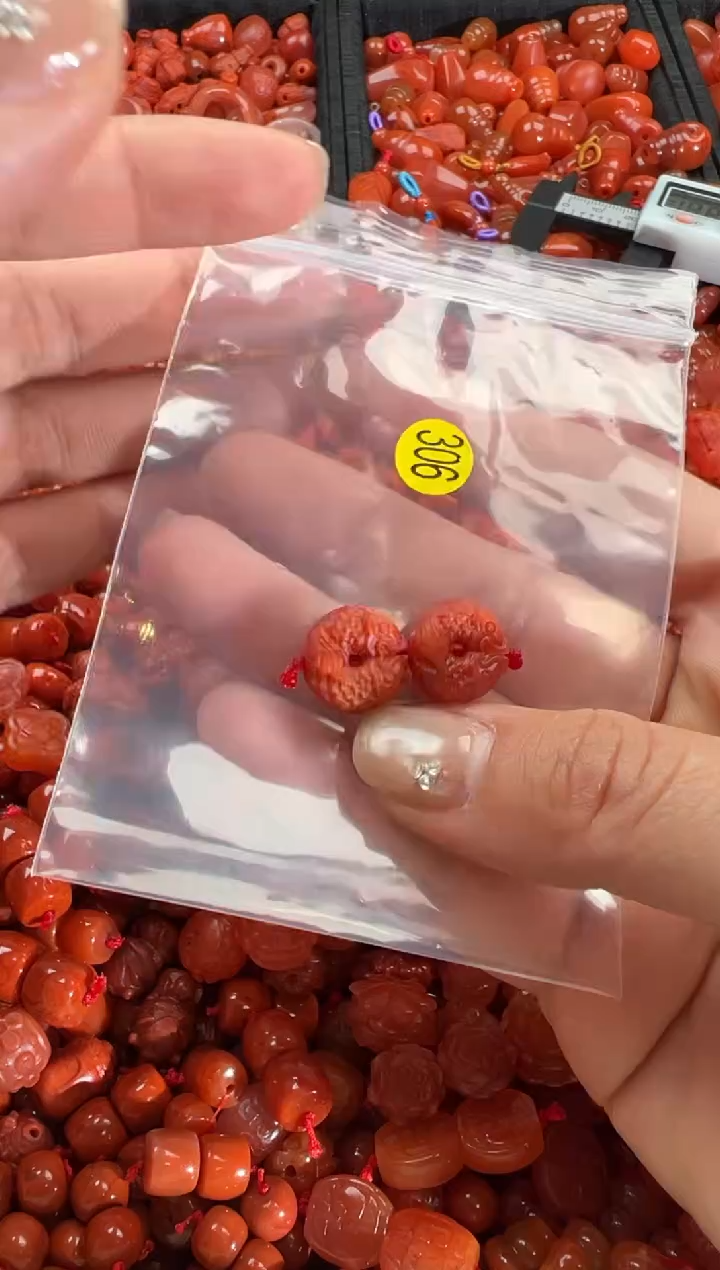 【闪购商品】南红玛瑙颈饰未镶嵌1