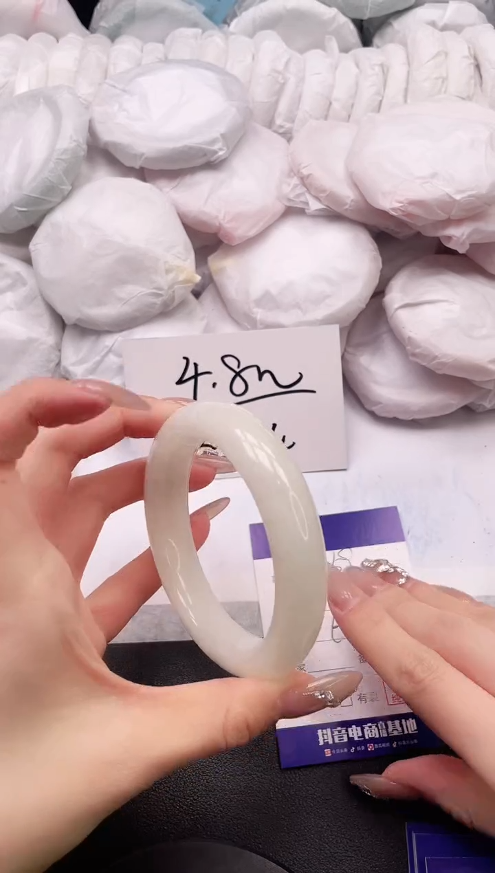 【闪购商品】和田玉未镶嵌手镯14K259-60