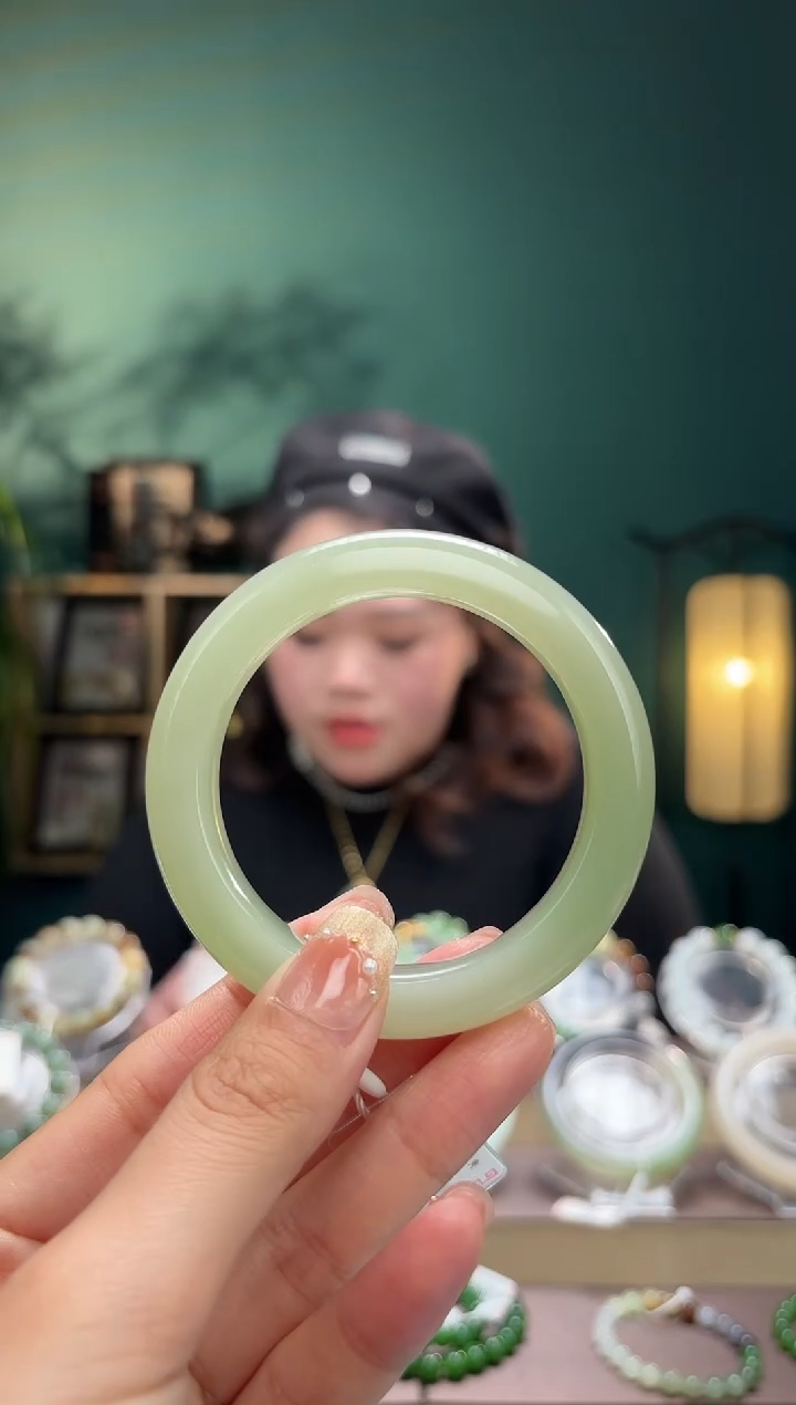 【闪购商品】和田玉手镯未镶嵌55+手镯