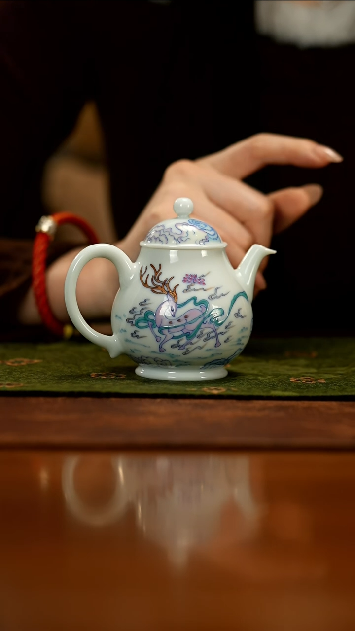 【闪购商品】瓷片冉月             