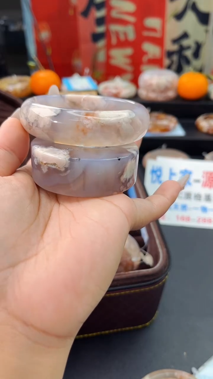 【闪购商品】石英质玉手镯未镶嵌赠送镯心（60圈口）