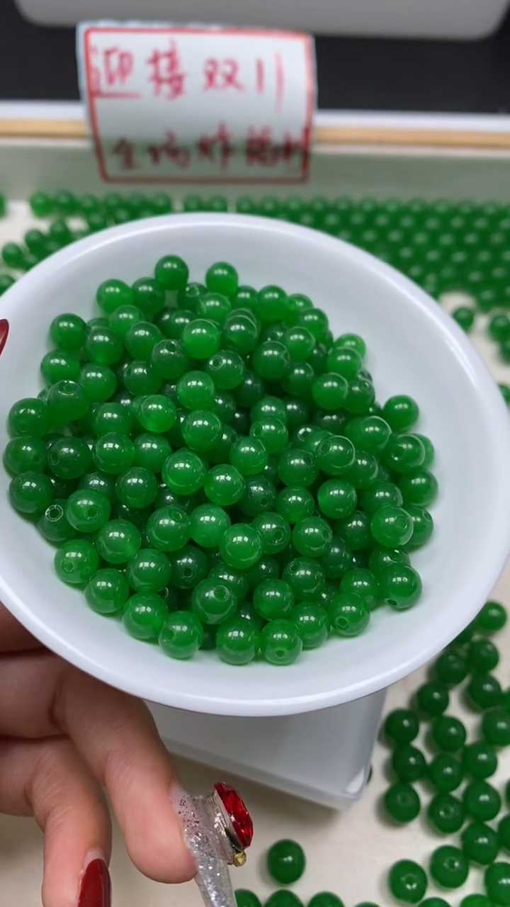 未镶嵌散珠石英质玉B247 苹 果 绿6mm30个5.2元