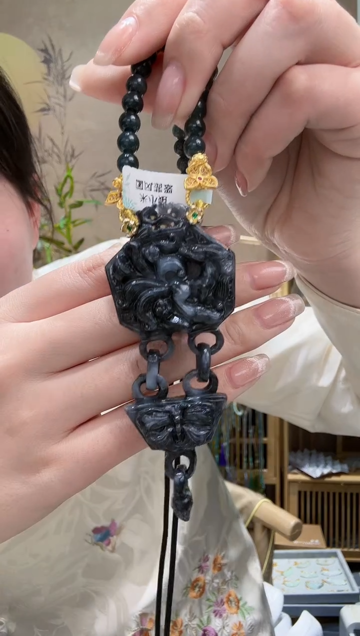 【闪购商品】翡翠颈饰未镶嵌吊坠