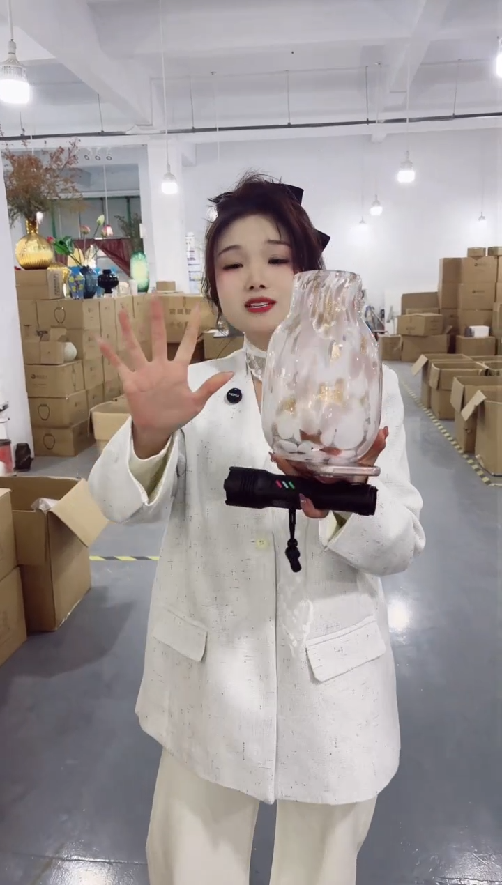 【闪购商品】无铅玻璃私花主义花瓶微瑕-XPDK