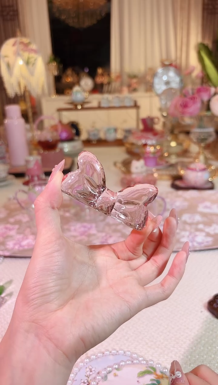 粉色蝴蝶结---勺托----------