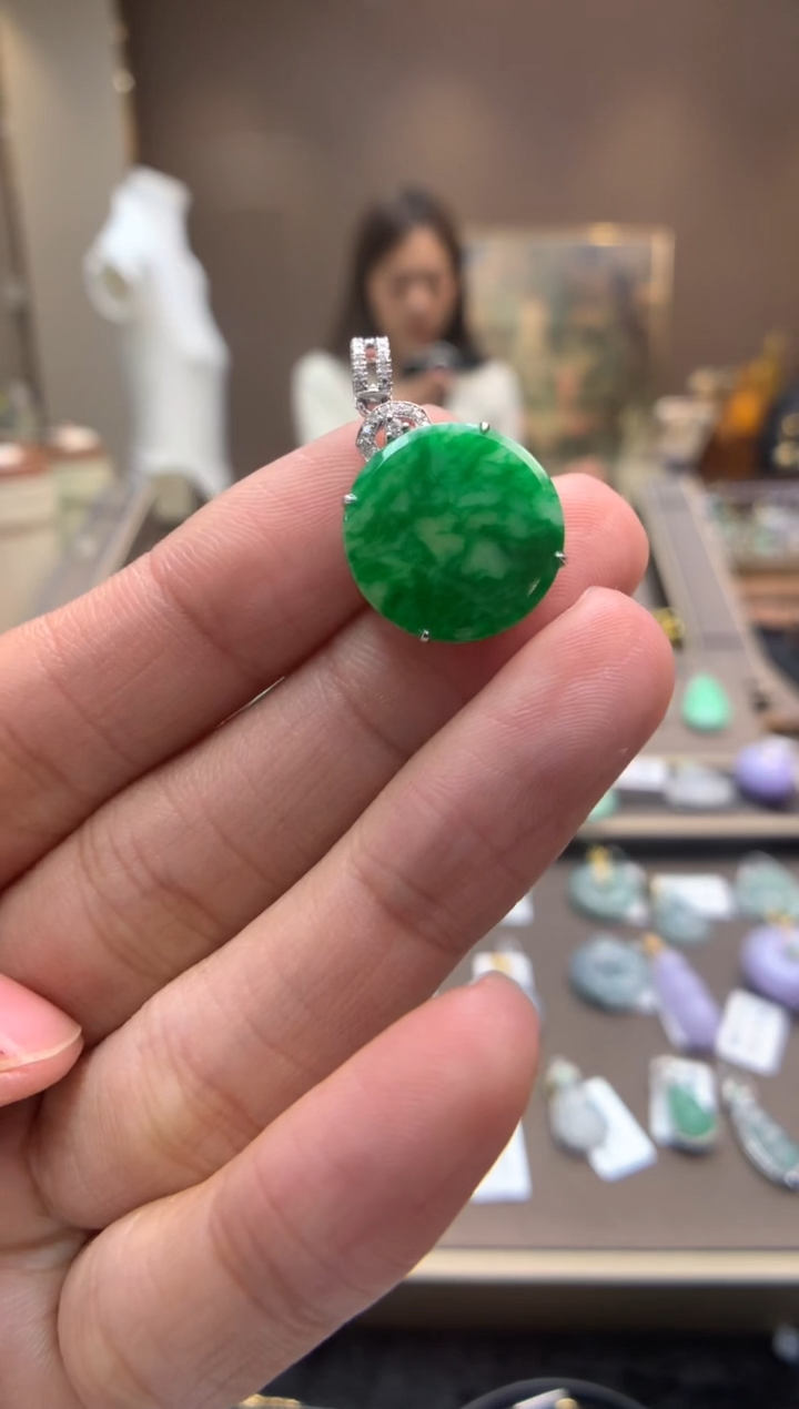 【闪购商品】翡翠颈饰18K金镶嵌无事牌