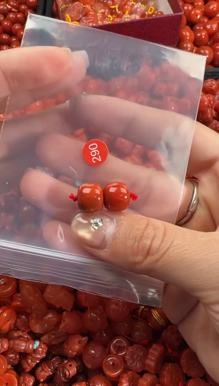 南红玛瑙未镶嵌颈饰2