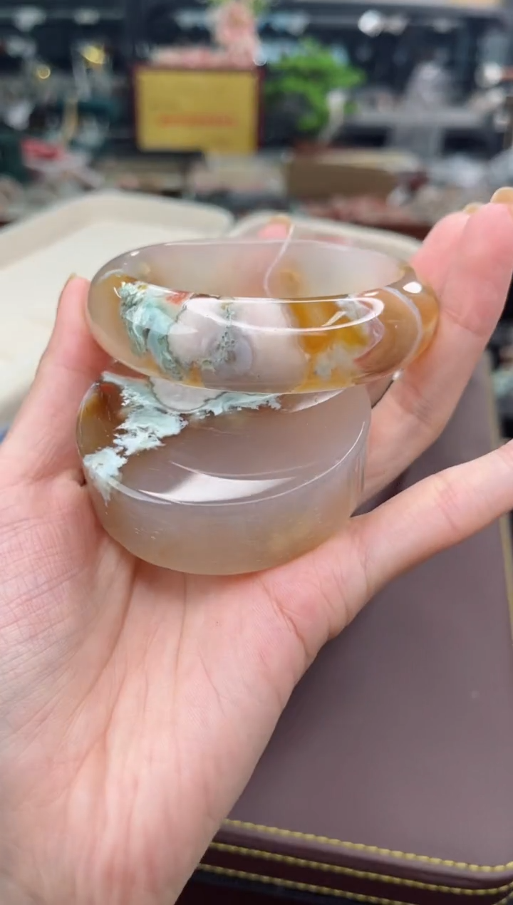 【闪购商品】石英质玉手镯未镶嵌59圈口（赠品镯心）S9227