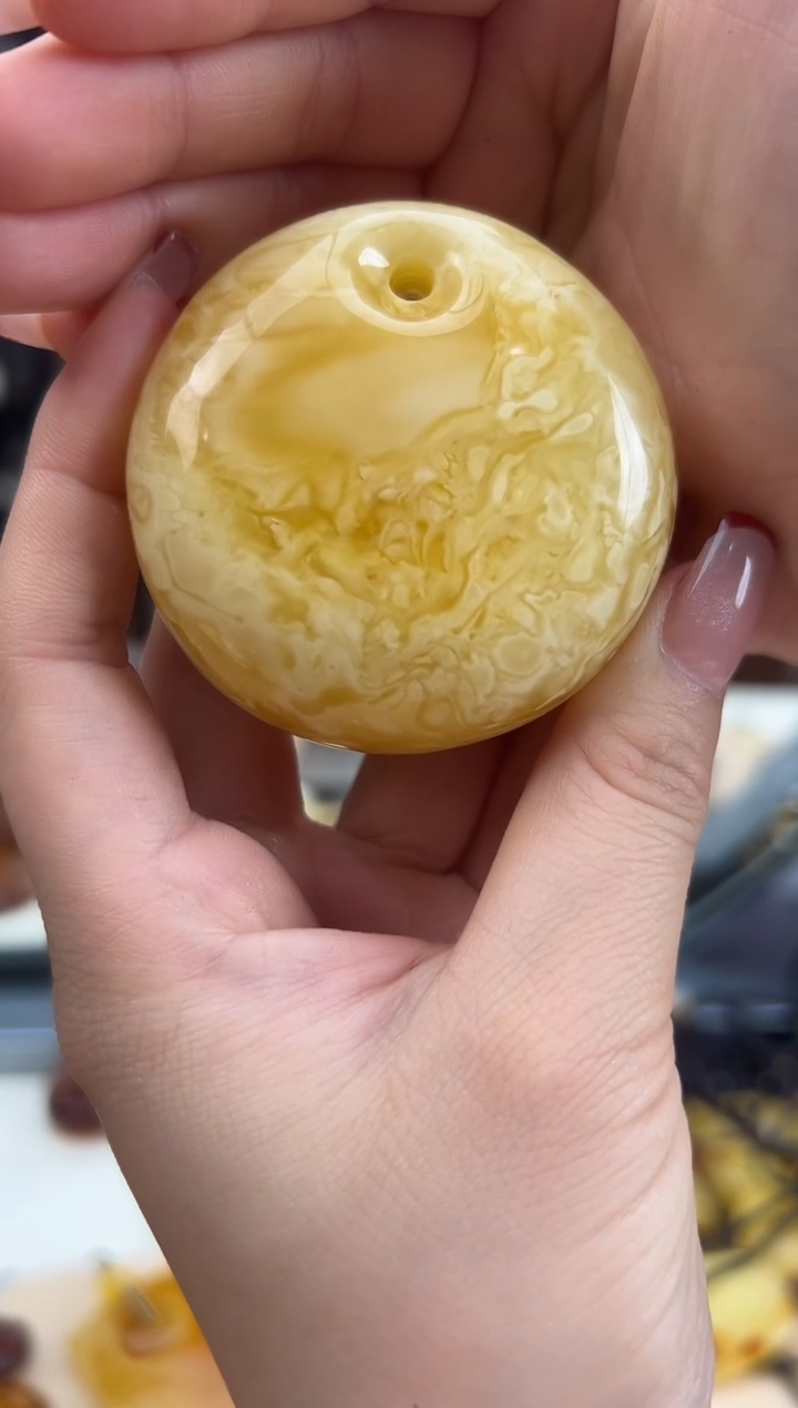 【闪购商品】琥珀裸石未镶嵌蜜蜡吊坠