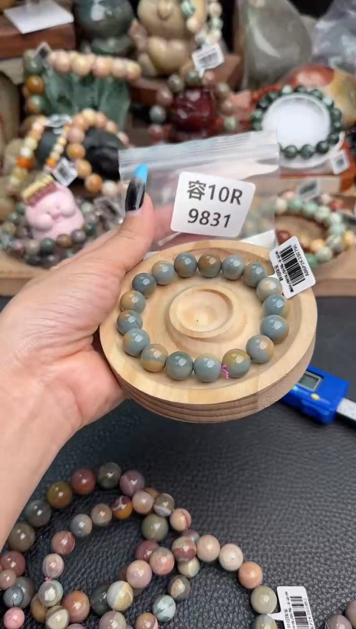 【闪购商品】石英质玉未镶嵌手链10R9831