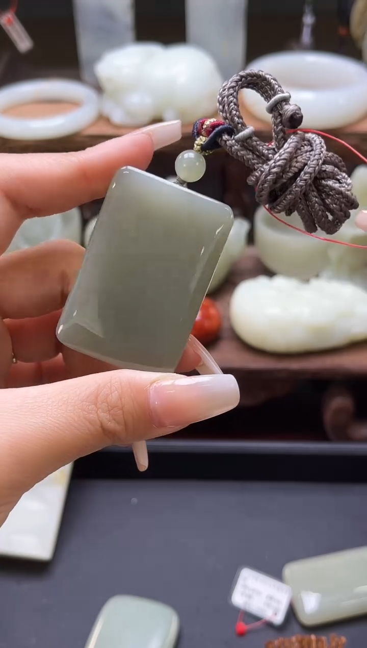 【闪购商品】和田玉吊坠未镶嵌且末青白光面无事牌31214