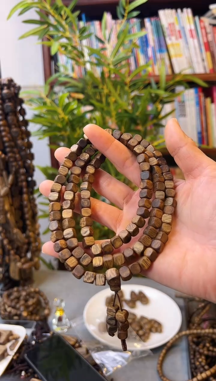 【闪购商品】沉香手串棋楠方珠多圈