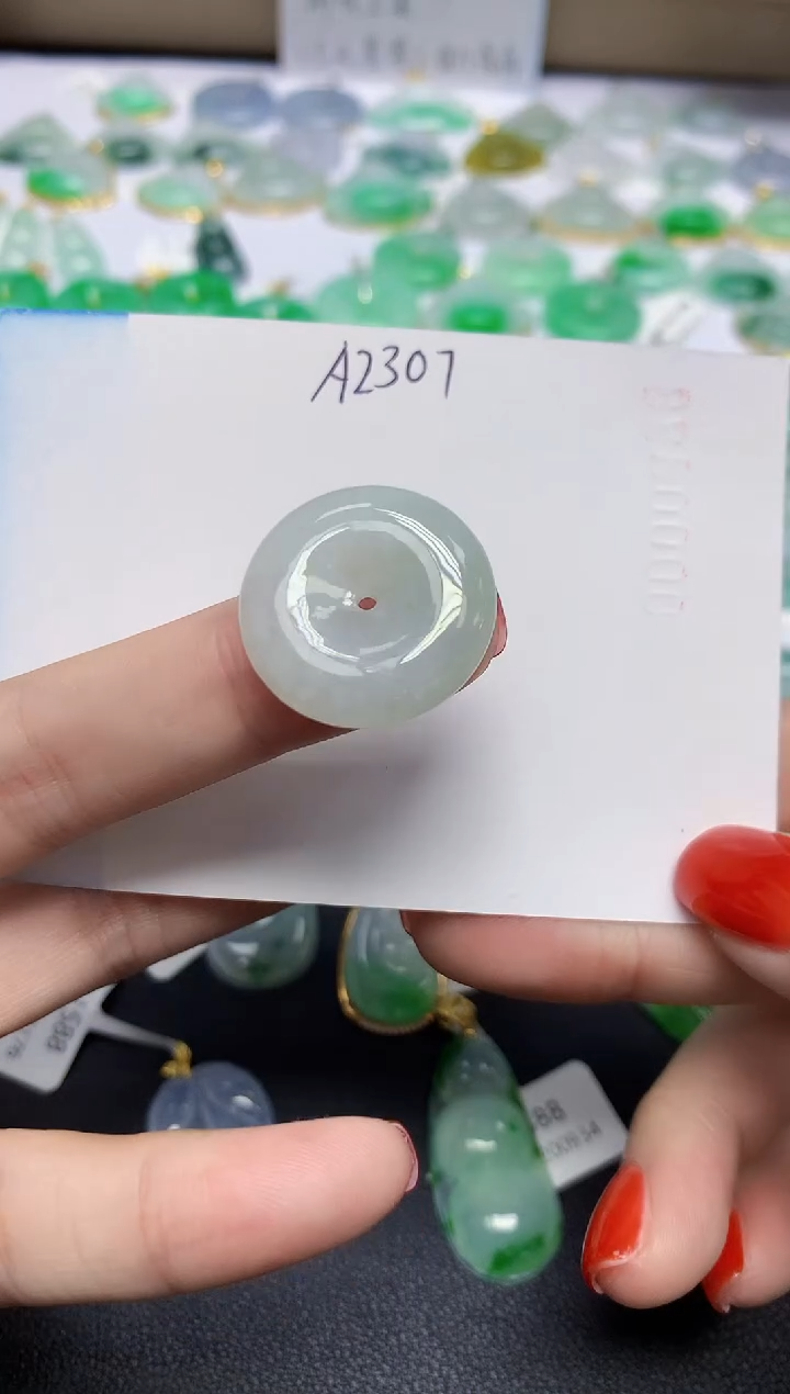 颈饰未镶嵌翡翠天然缅甸翡翠A货翡翠百元以上9元证书费自理