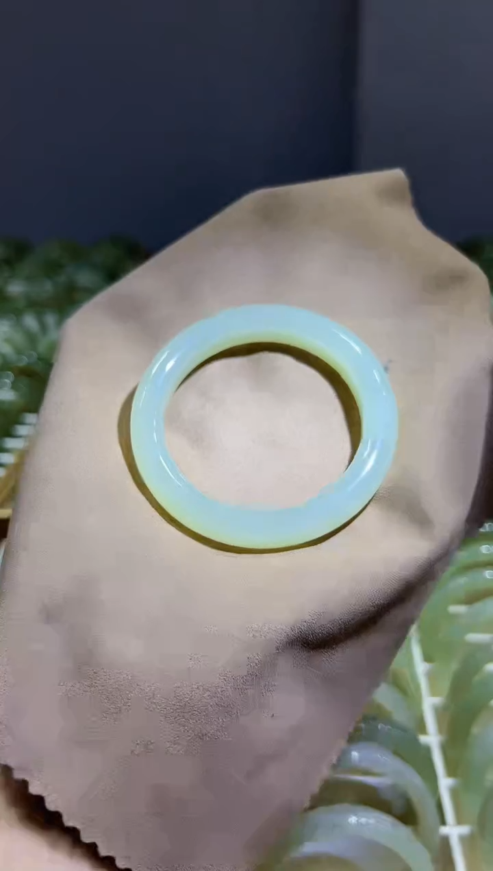 【闪购商品】和田玉手镯未镶嵌V0250和田玉手镯 55