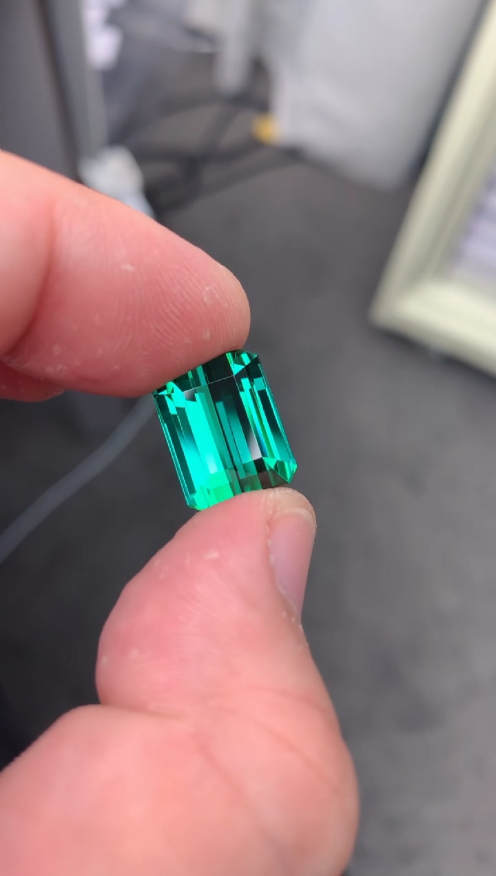 【闪购商品】碧玺裸石未镶嵌12ct拉贡碧玺