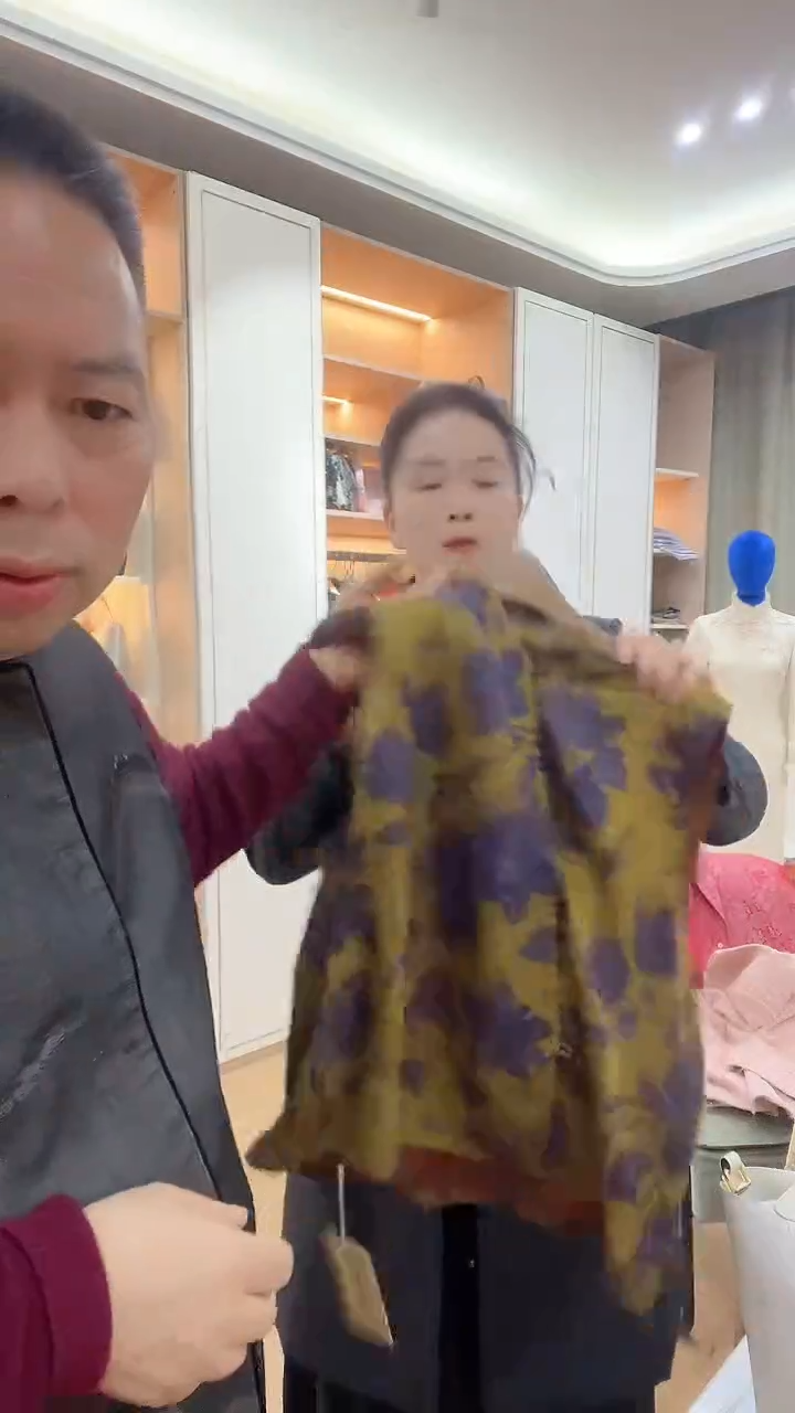 织绣大花纹真丝香云纱定制款上衣 399 l码