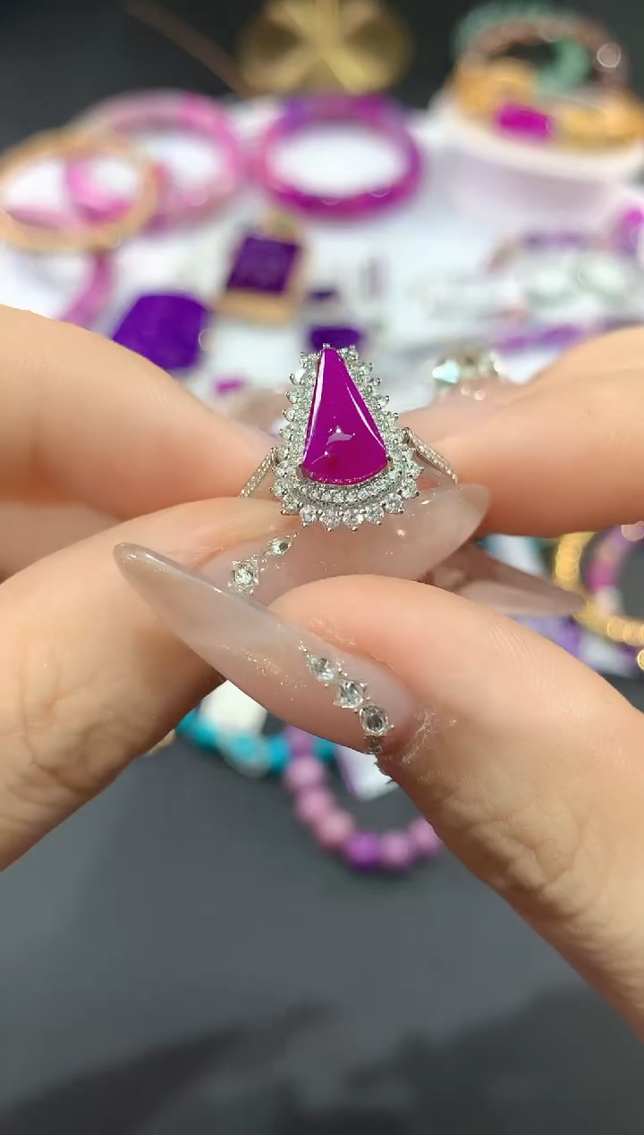 苏纪石（舒俱来）18K金镶嵌.戒指