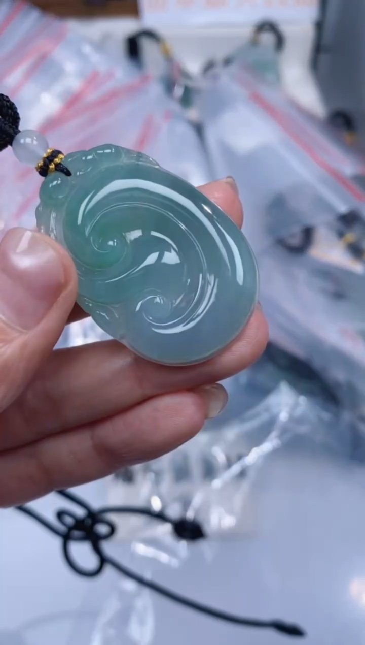 颈饰未镶嵌翡翠吊坠