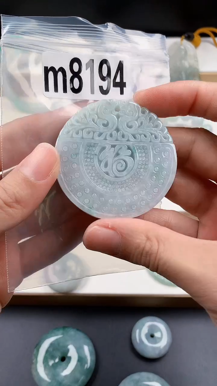 颈饰未镶嵌翡翠天然翡翠珠宝吊坠挂件