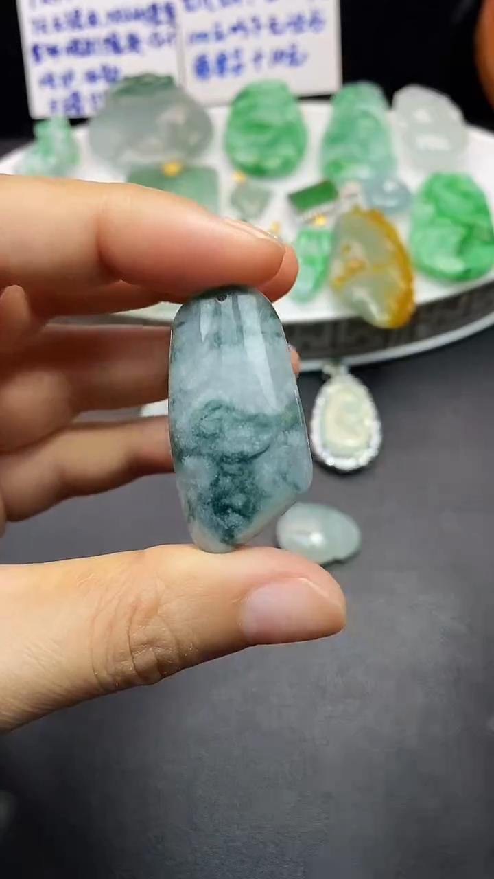 颈饰未镶嵌翡翠吊坠