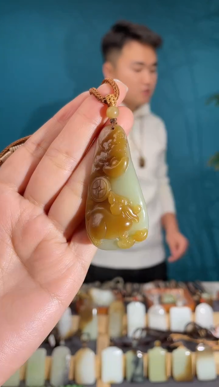 颈饰未镶嵌和田玉1