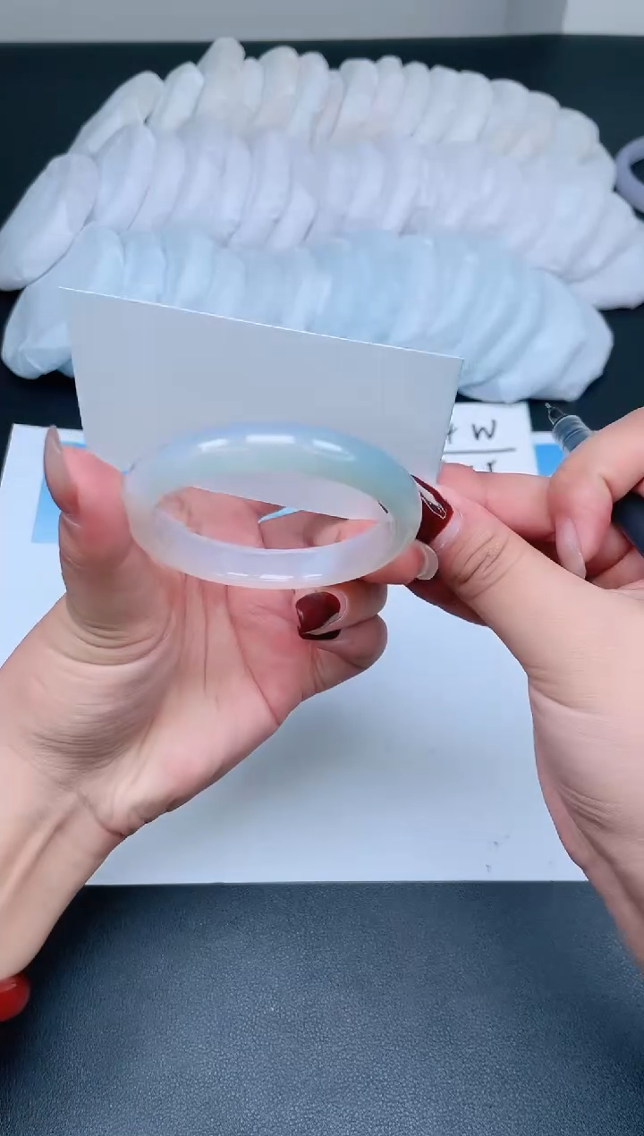 【闪购商品】石英质玉手镯未镶嵌332-54.4