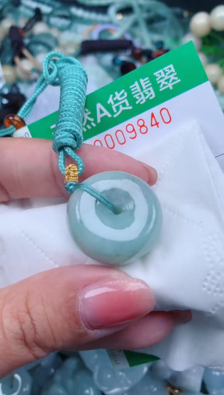 【闪购商品】翡翠颈饰未镶嵌.0009840