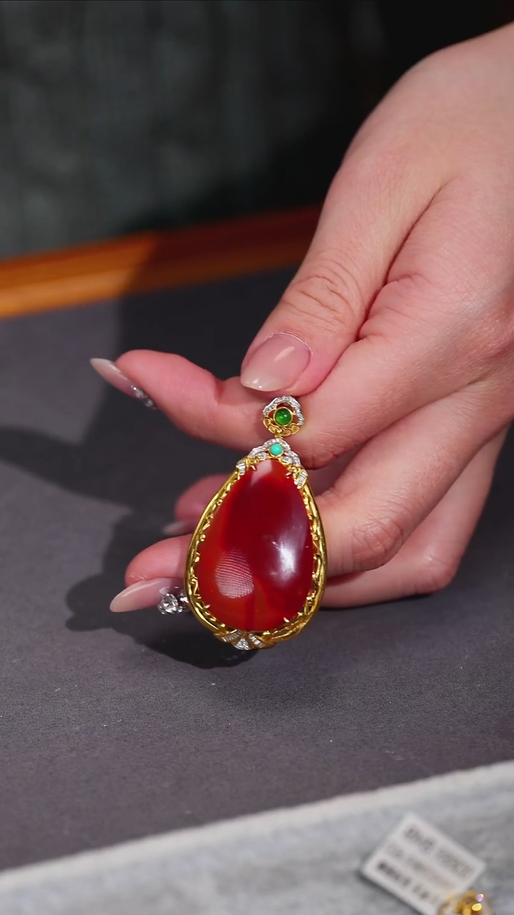 吊坠(不含链)18K金镶嵌南红玛瑙原矿D2-27