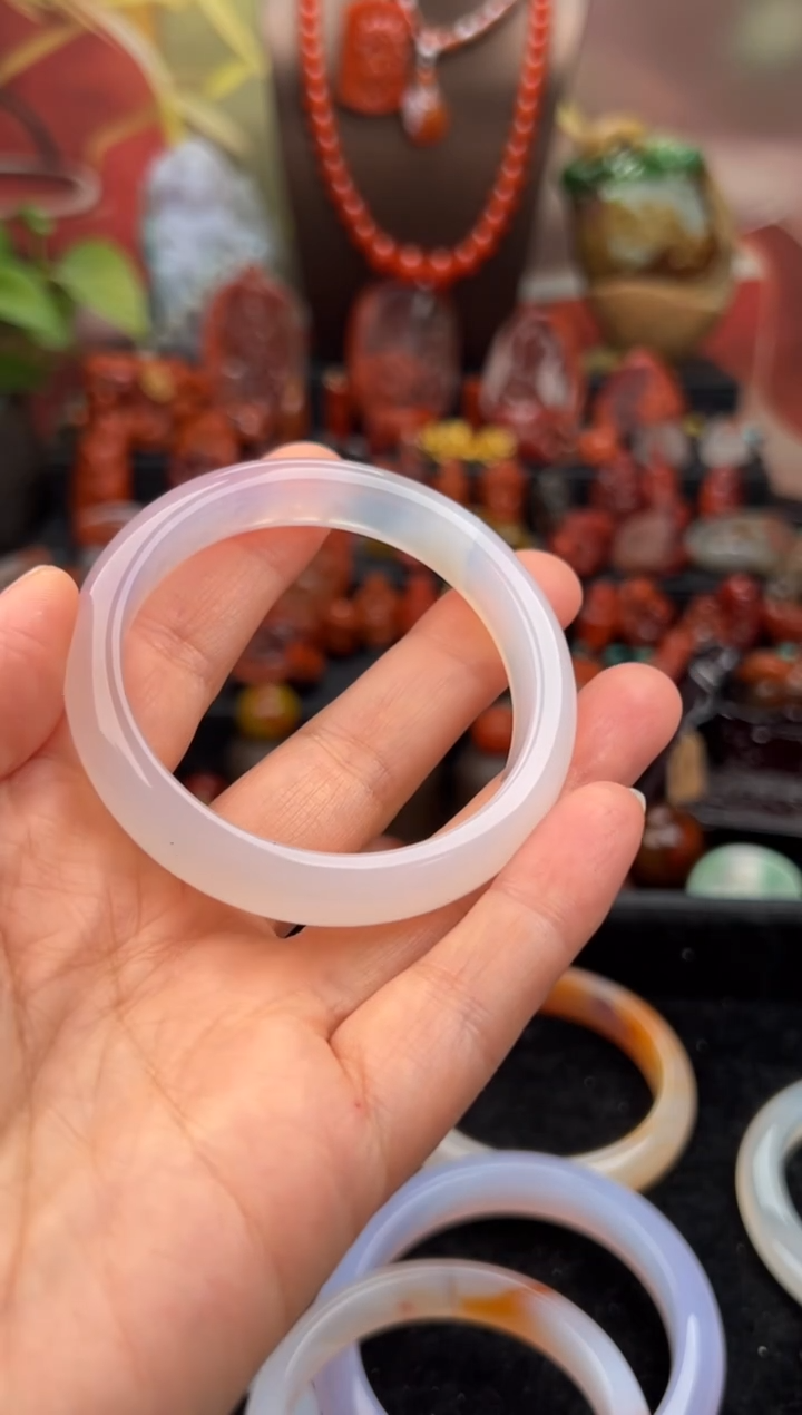 手镯玛瑙/玉髓未镶嵌小**J手镯