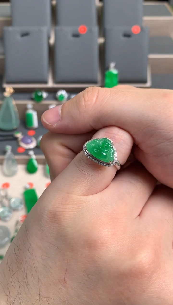 18K金镶嵌戒指翡翠翡翠