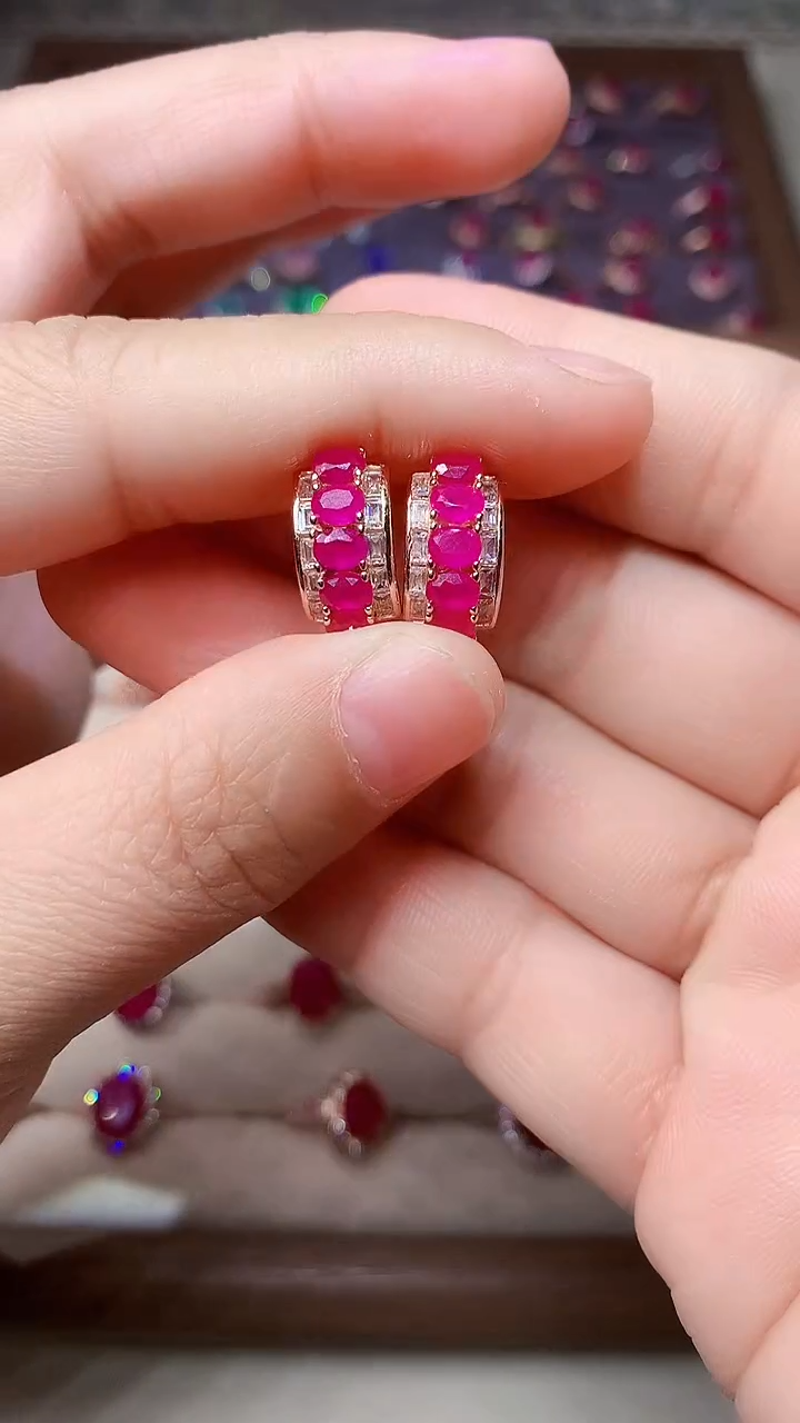 【闪购商品】红宝石耳饰银S925镶嵌000