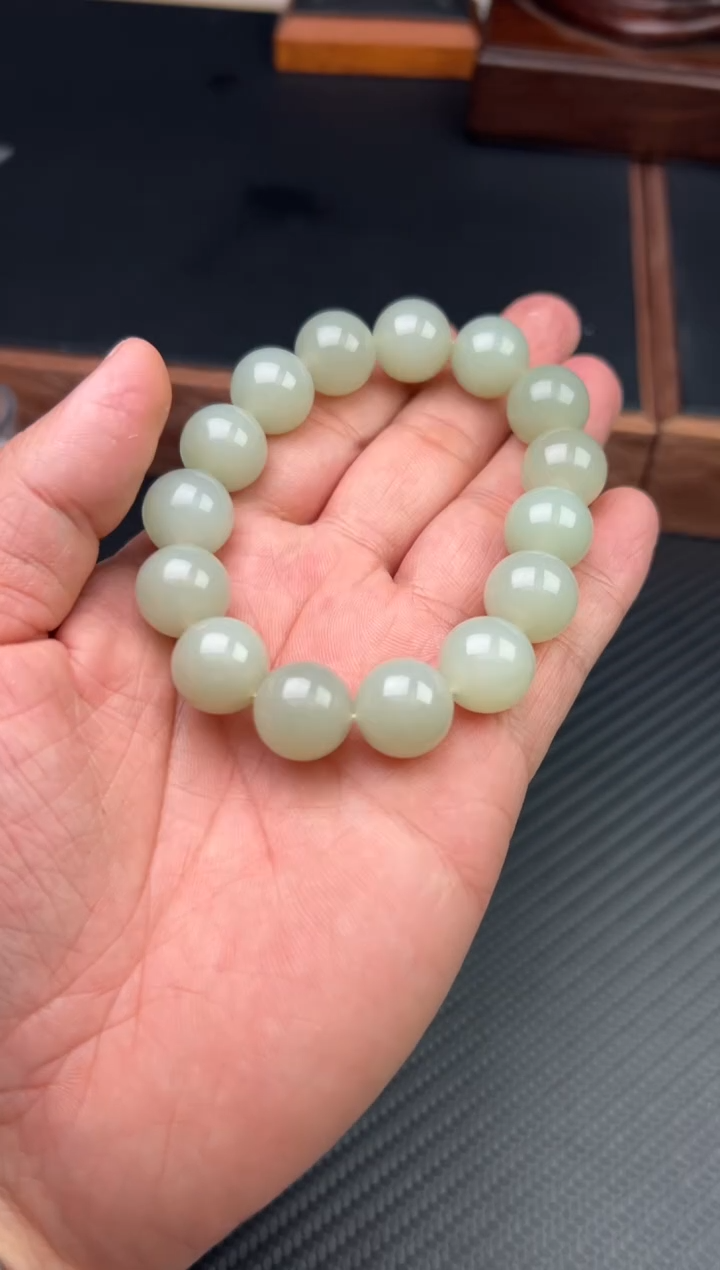 【闪购商品】未镶嵌和田玉手串且末微色差近矿卡14H