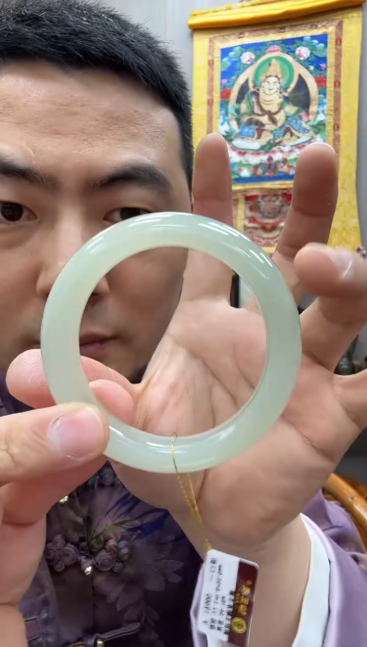 【闪购商品】和田玉手镯未镶嵌55  