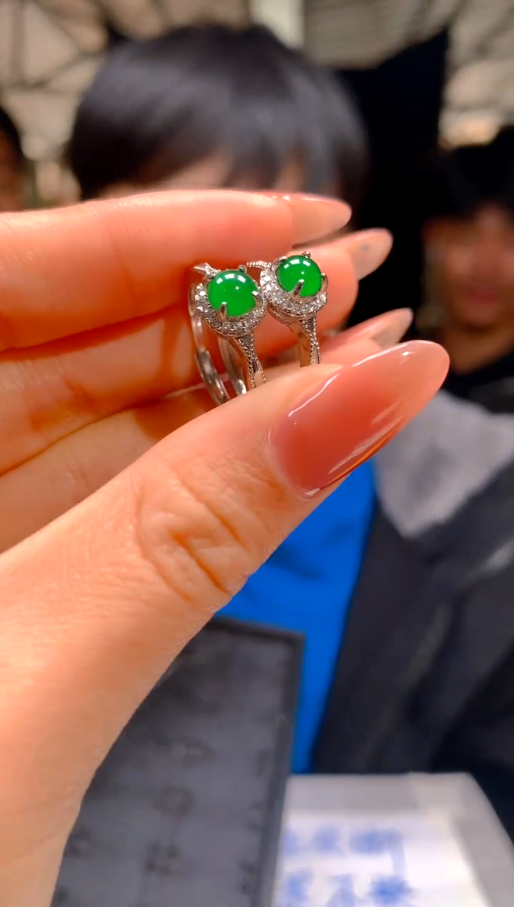 【闪购商品】定制翡翠未镶嵌72定制翡翠 多样性发货（发其一）