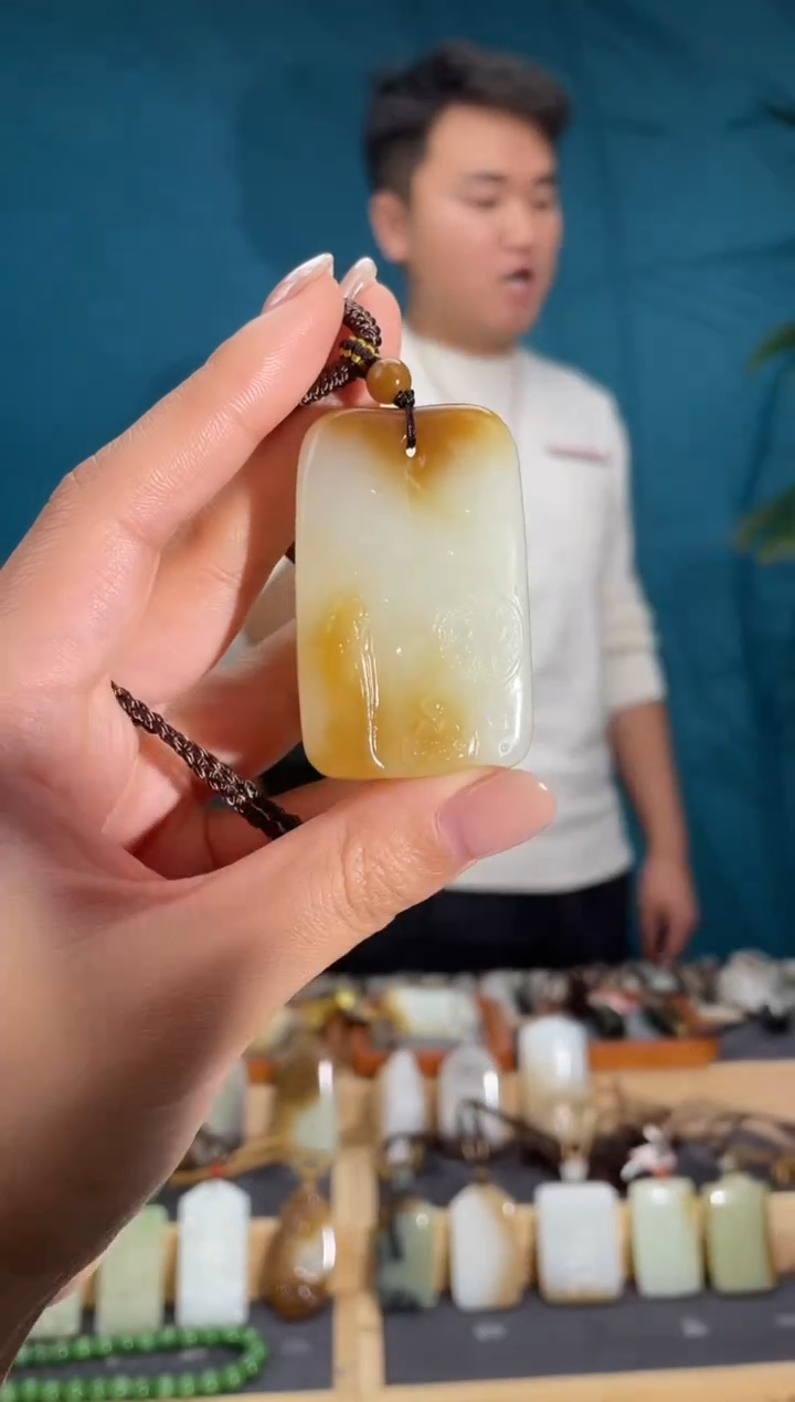 颈饰未镶嵌和田玉1