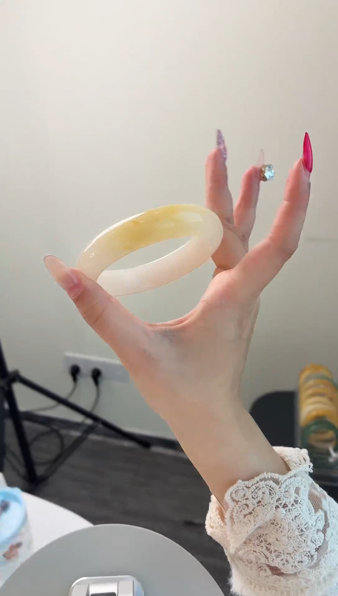 未镶嵌手镯石英质玉92.58