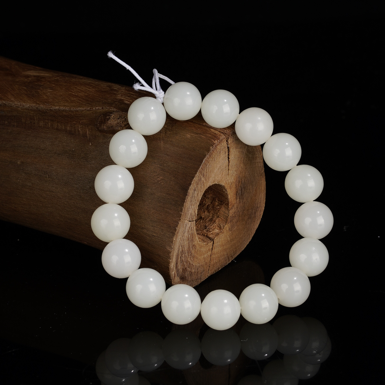 XW03419二十世纪和田玉手串