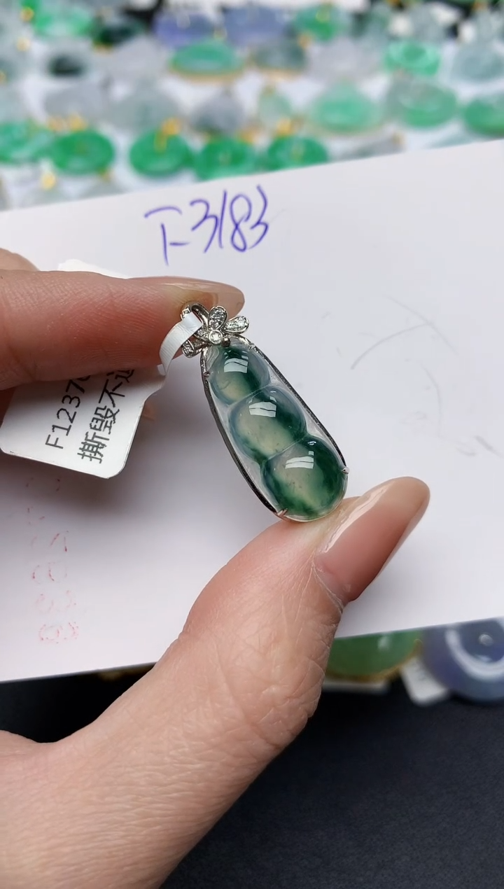 颈饰未镶嵌翡翠天然缅甸A货翡翠百元以上9元证书费自理