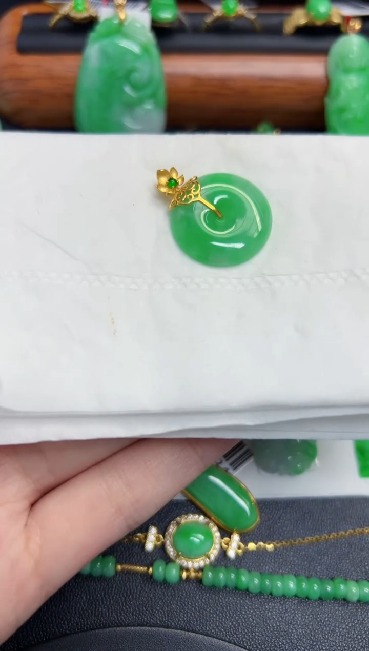【闪购商品】翡翠颈饰18K金镶嵌Y缅料A货/支持复检/一件