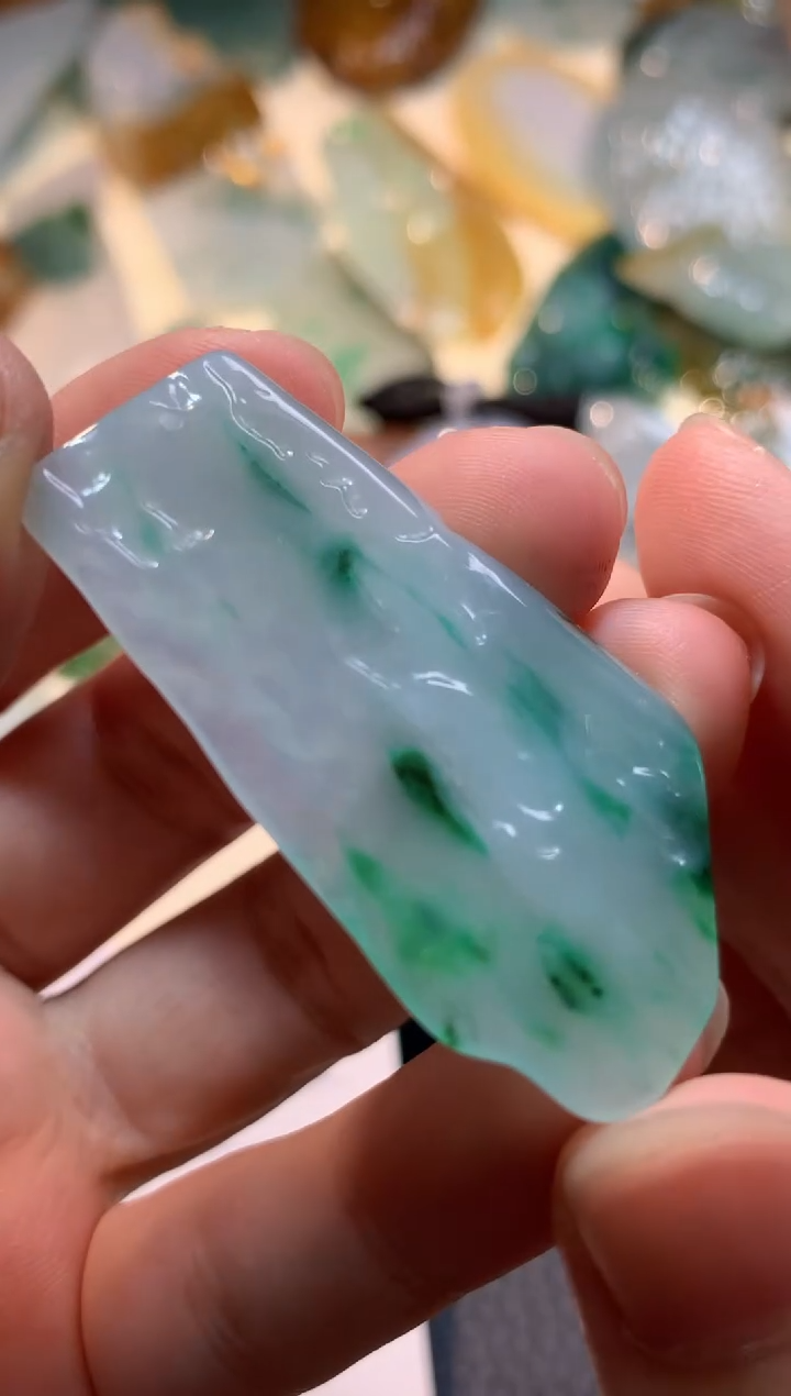 颈饰未镶嵌翡翠吊坠