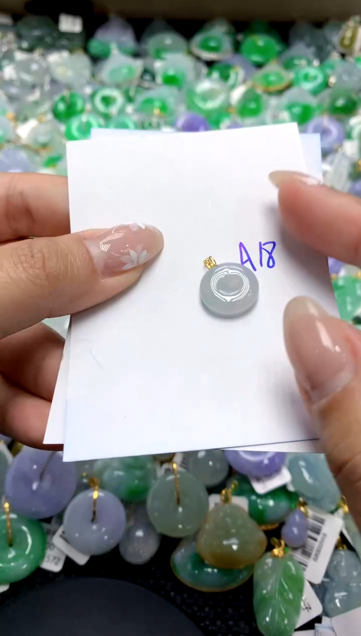 【闪购商品】翡翠颈饰18K金镶嵌1111111111111