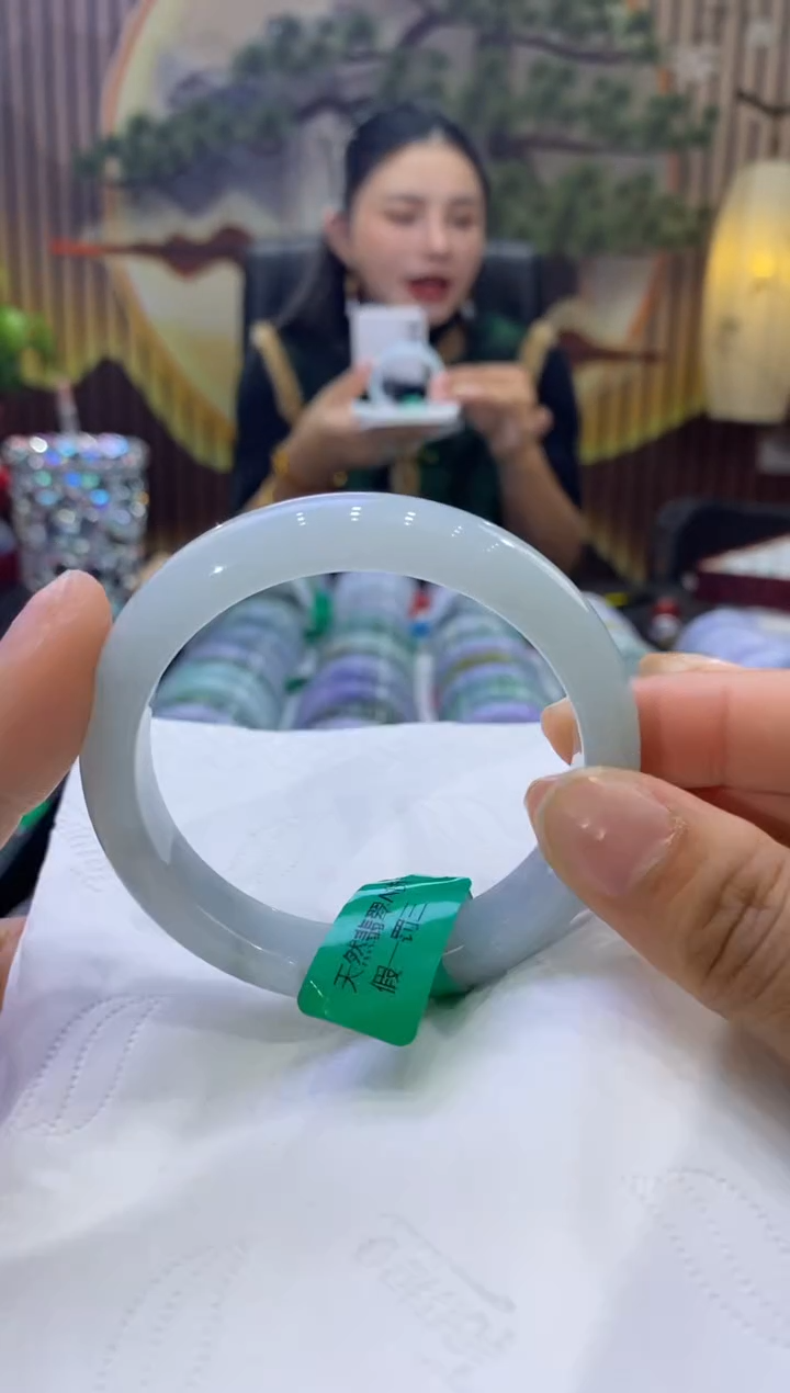 【闪购商品】翡翠手镯未镶嵌多人02462