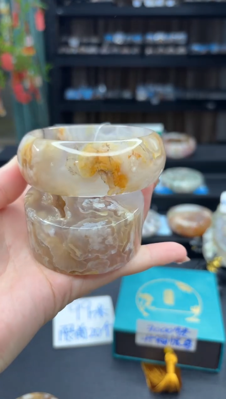 【闪购商品】石英质玉手镯未镶嵌291（61圈赠送镯心）