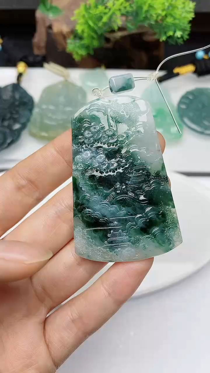 【闪购商品】翡翠颈饰未镶嵌